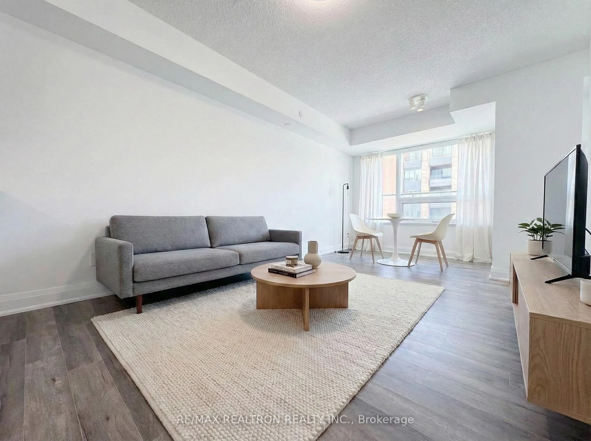 Photo 6 of Unit 509, 1 Uptown Drive, Markham, Unionville — HOMEH