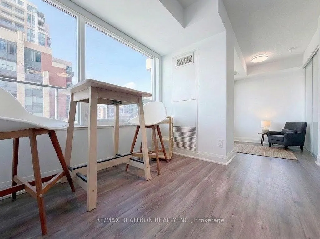 Photo 8 of Unit 509, 1 Uptown Drive, Markham, Unionville — HOMEH