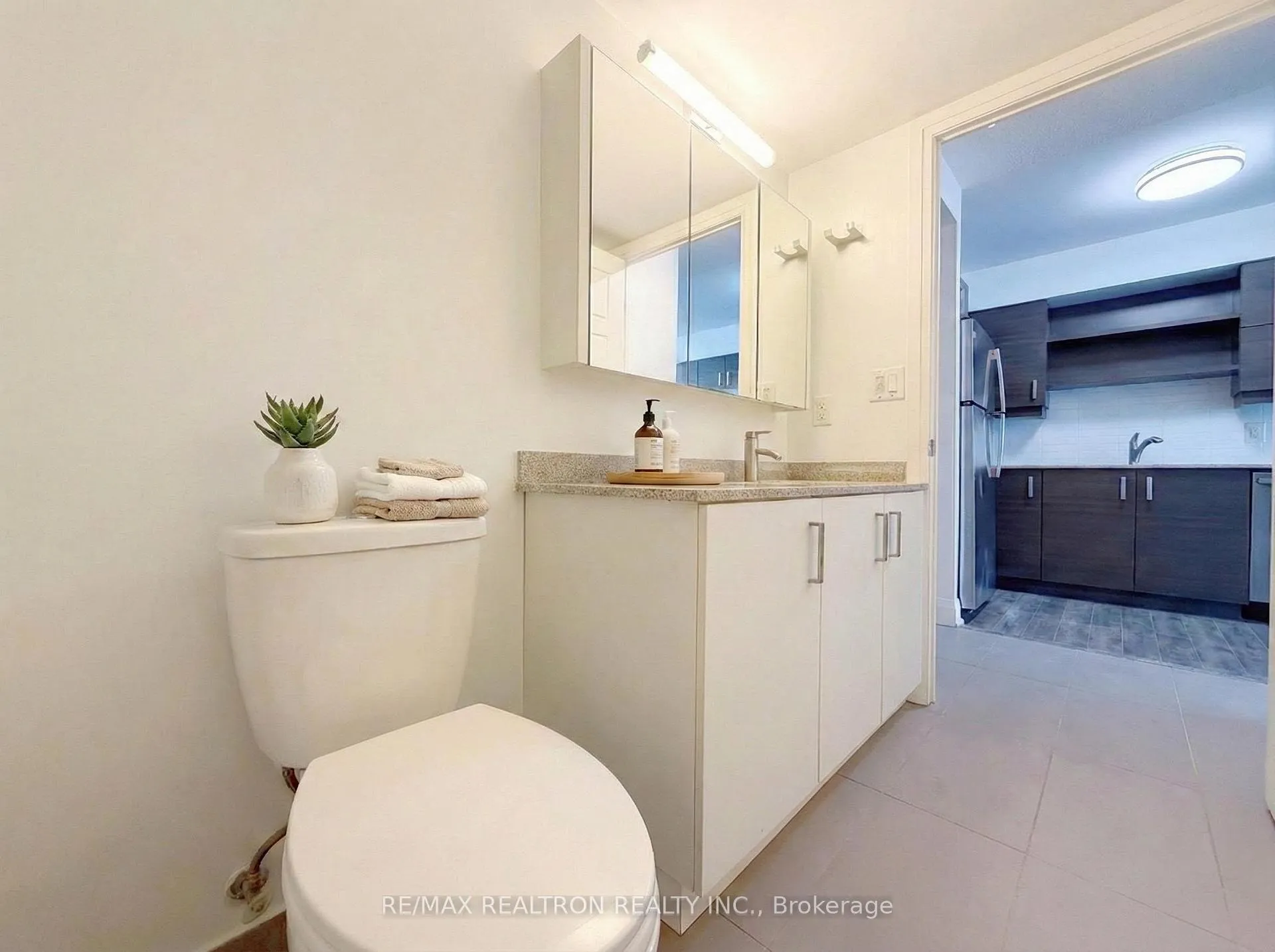 Photo 13 of Unit 509, 1 Uptown Drive, Markham, Unionville — HOMEH