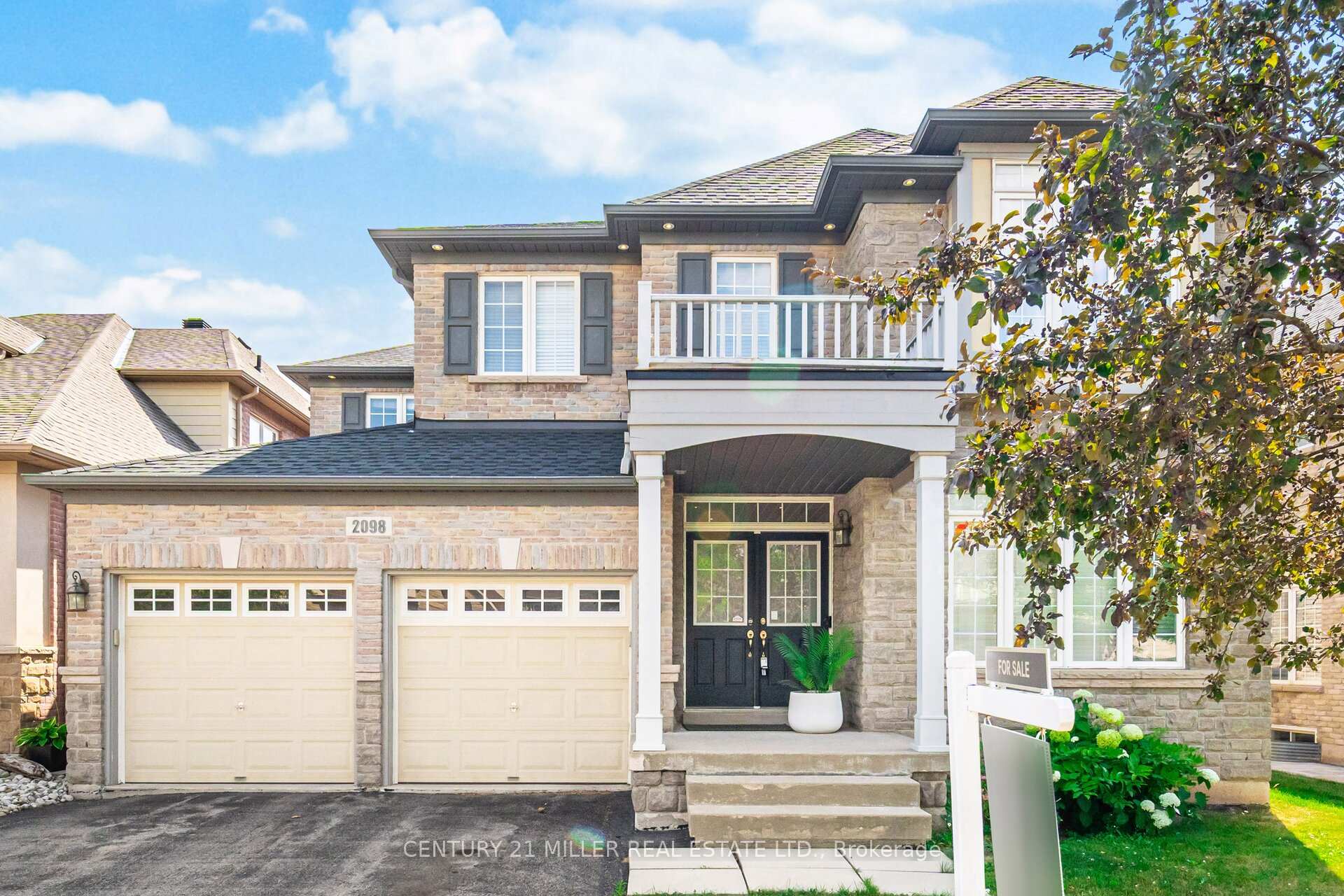 Photo 2 of 2098 Wildfel Way, Oakville, Bronte Creek — HOMEH
