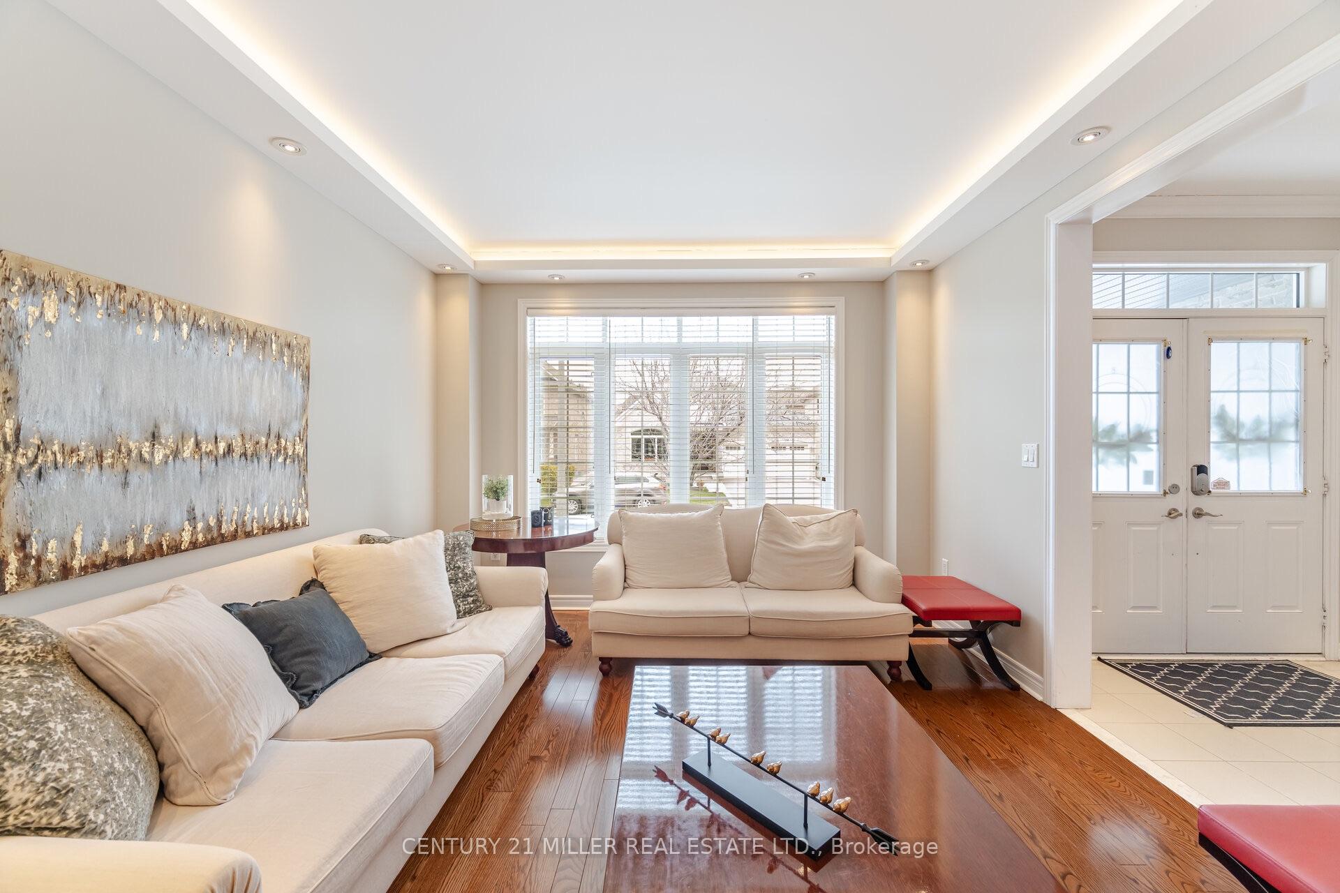 Photo 3 of 2098 Wildfel Way, Oakville, Bronte Creek — HOMEH
