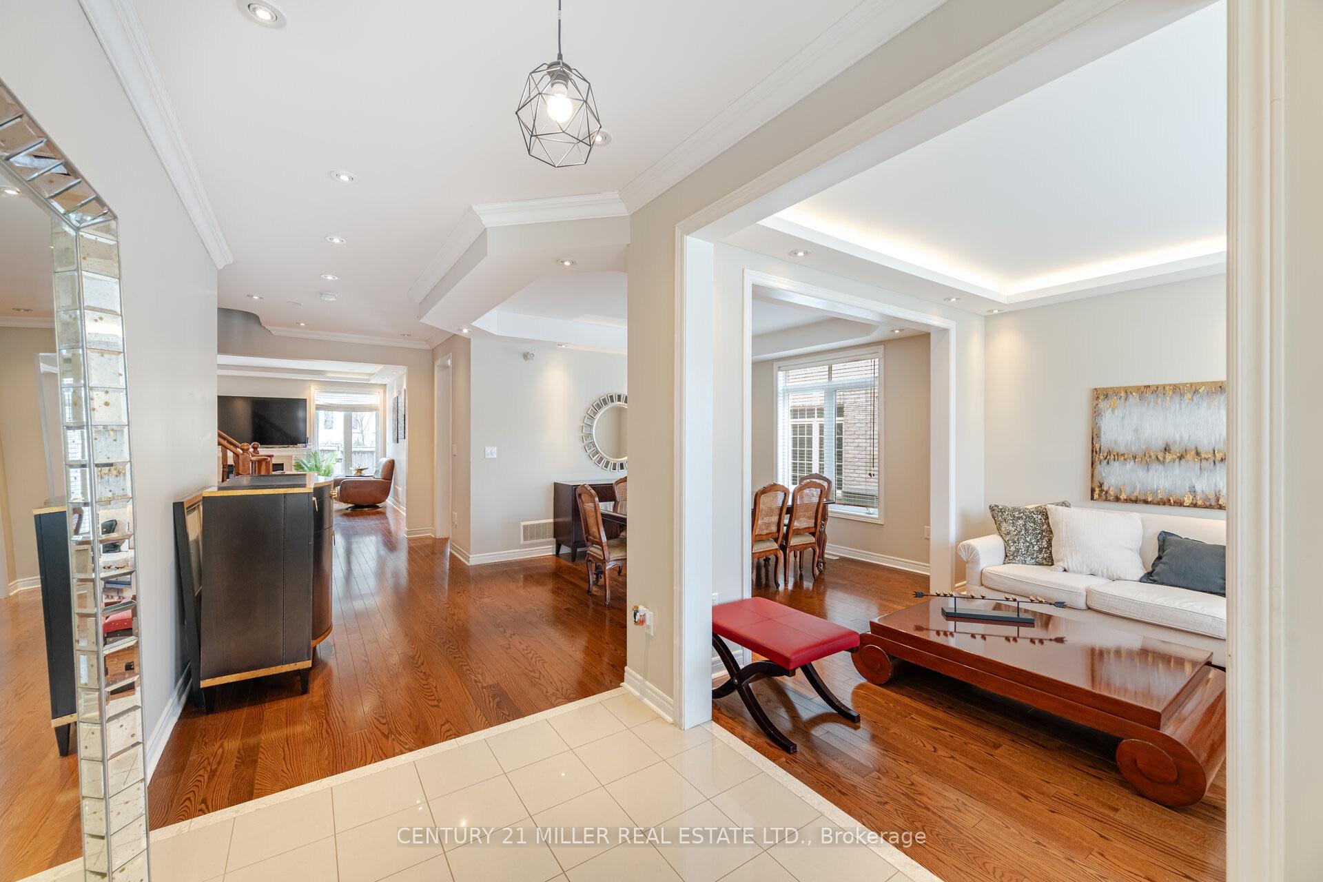Photo 4 of 2098 Wildfel Way, Oakville, Bronte Creek — HOMEH