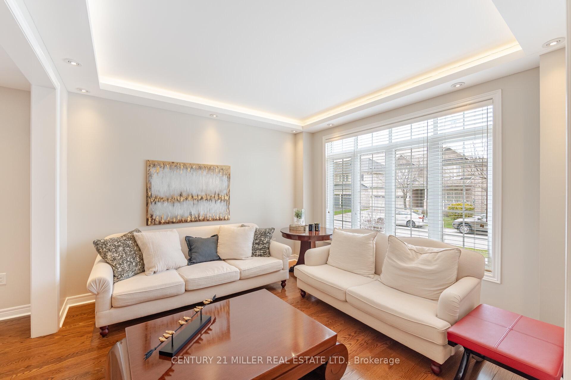 Photo 5 of 2098 Wildfel Way, Oakville, Bronte Creek — HOMEH