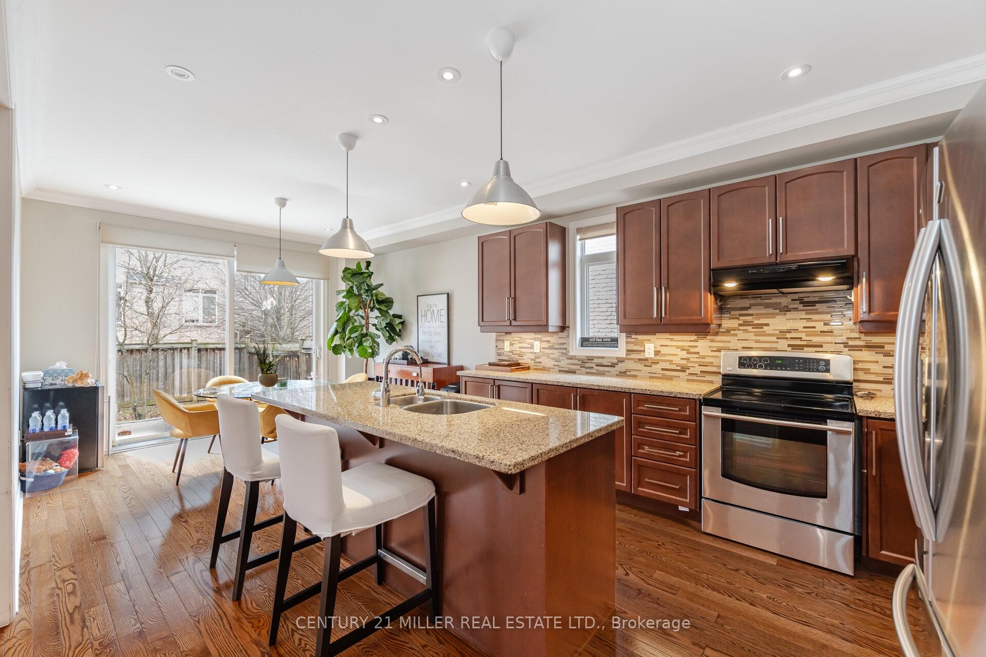 Photo 9 of 2098 Wildfel Way, Oakville, Bronte Creek — HOMEH