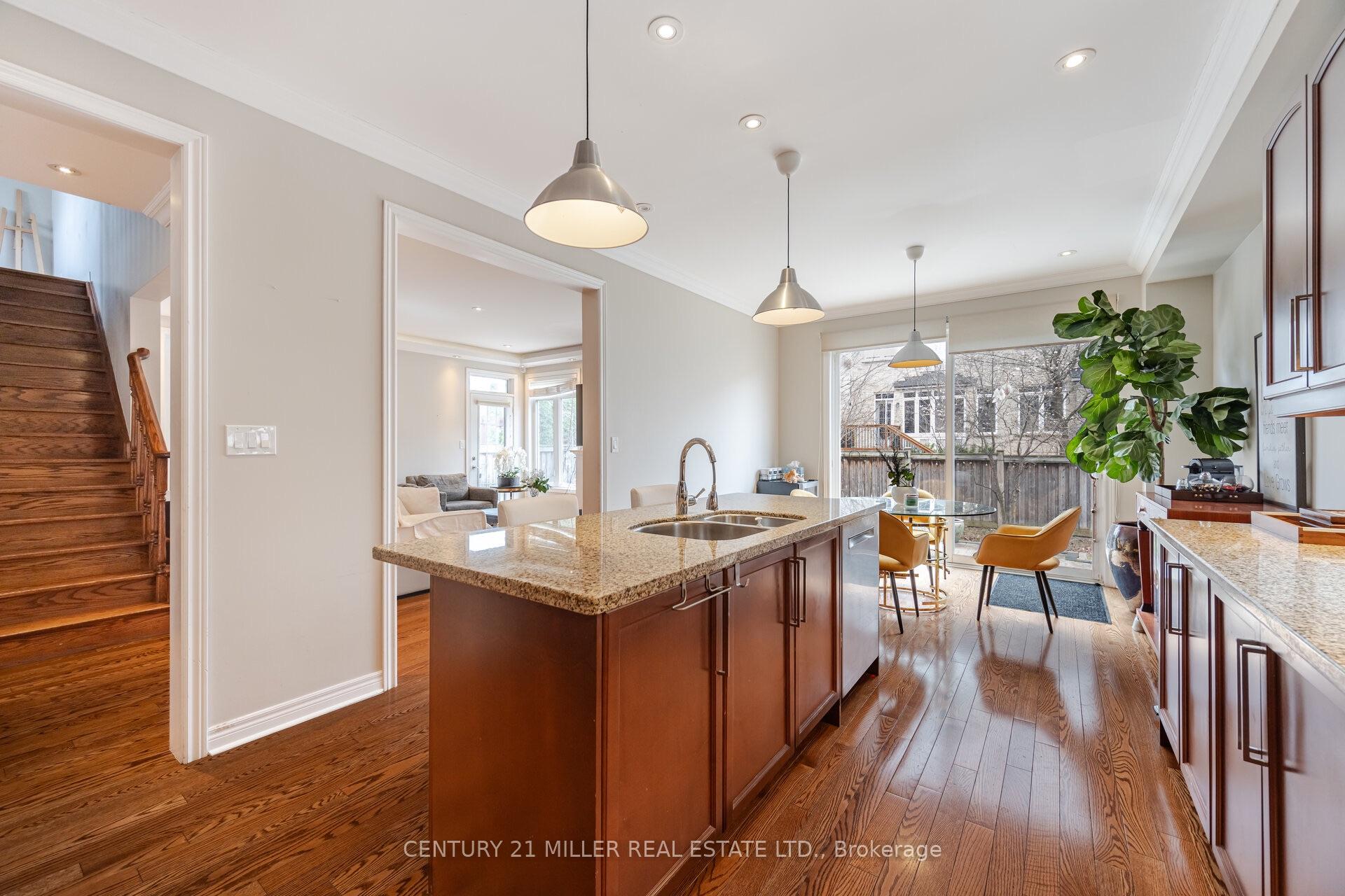 Photo 10 of 2098 Wildfel Way, Oakville, Bronte Creek — HOMEH