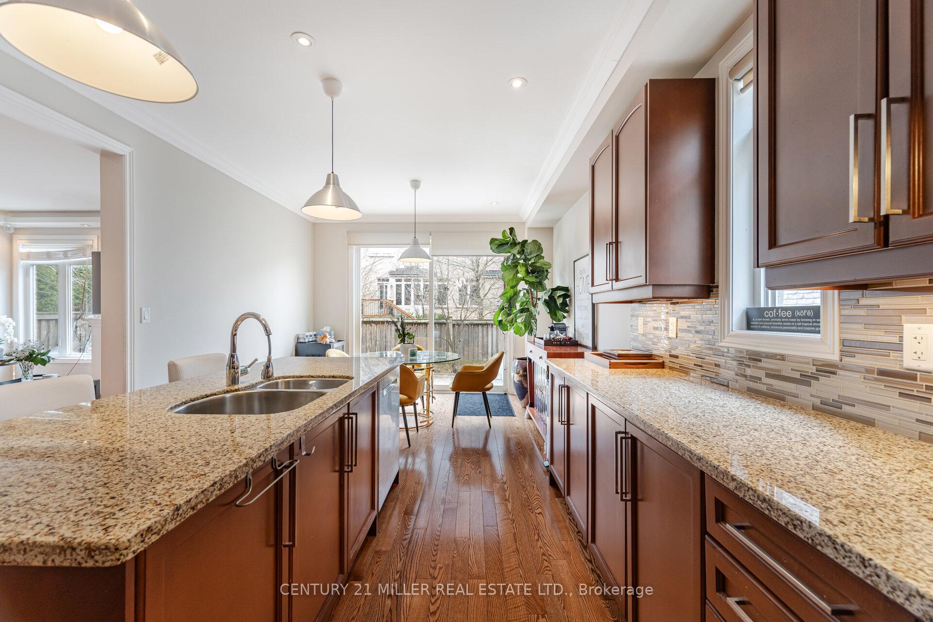 Photo 11 of 2098 Wildfel Way, Oakville, Bronte Creek — HOMEH
