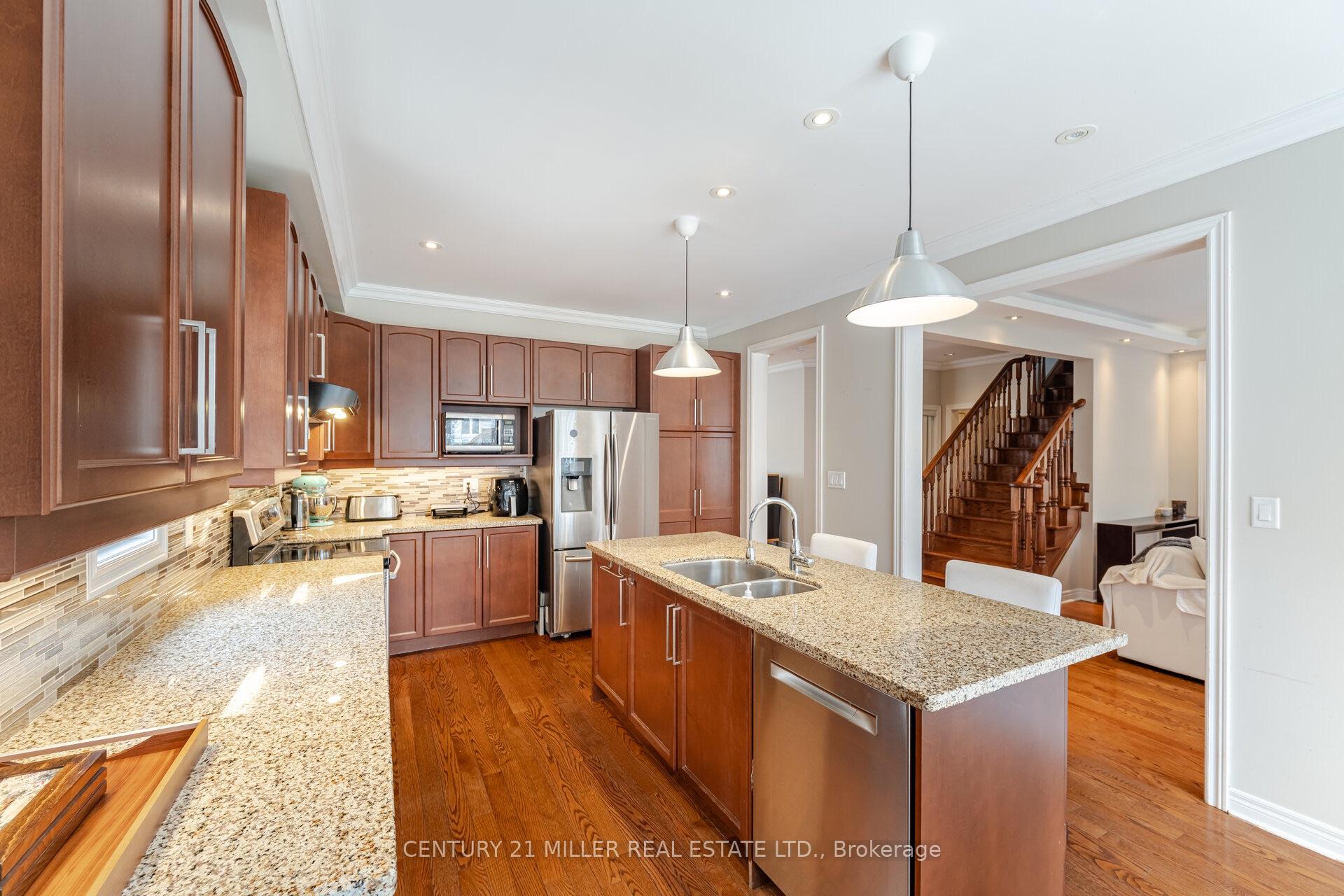 Photo 13 of 2098 Wildfel Way, Oakville, Bronte Creek — HOMEH