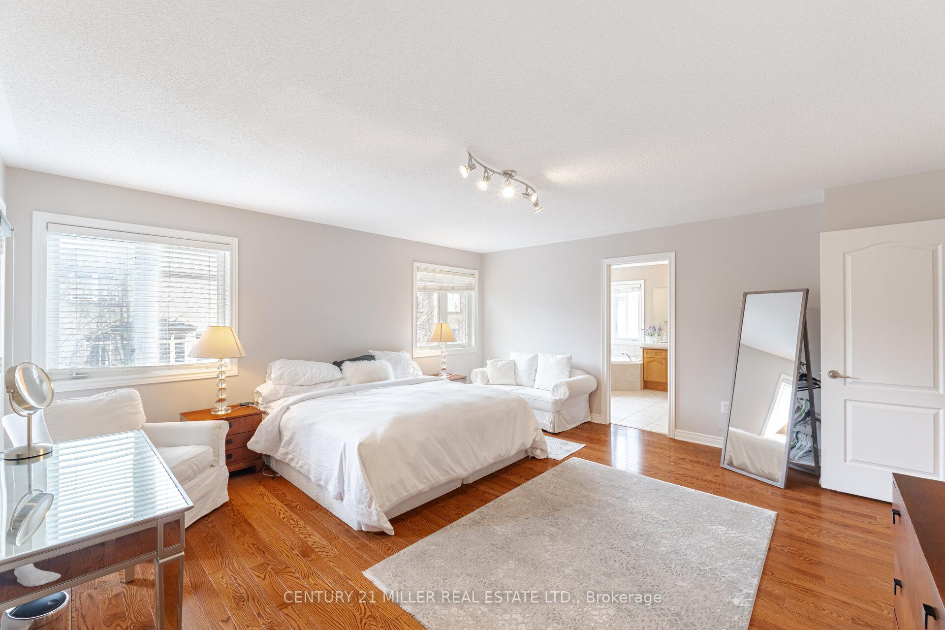 Photo 29 of 2098 Wildfel Way, Oakville, Bronte Creek — HOMEH