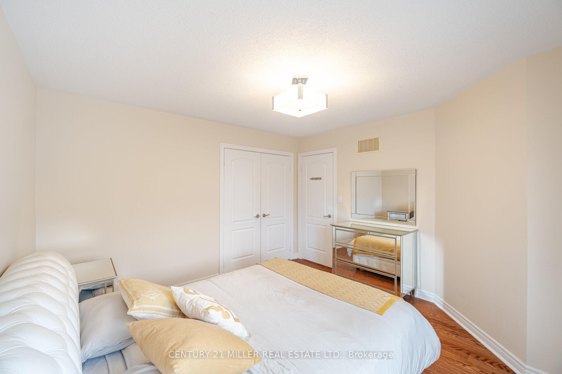 Photo 35 of 2098 Wildfel Way, Oakville, Bronte Creek — HOMEH