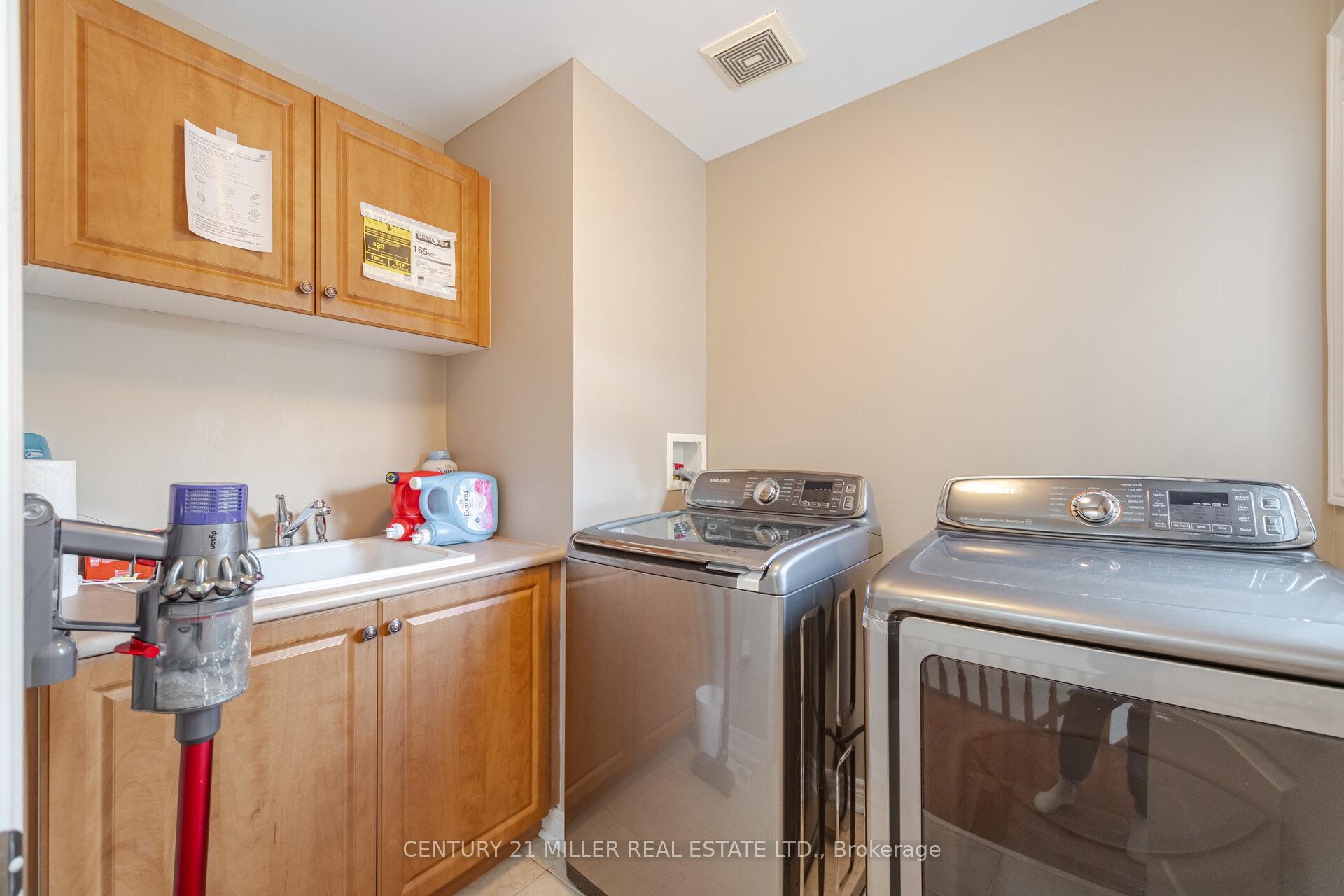 Photo 37 of 2098 Wildfel Way, Oakville, Bronte Creek — HOMEH