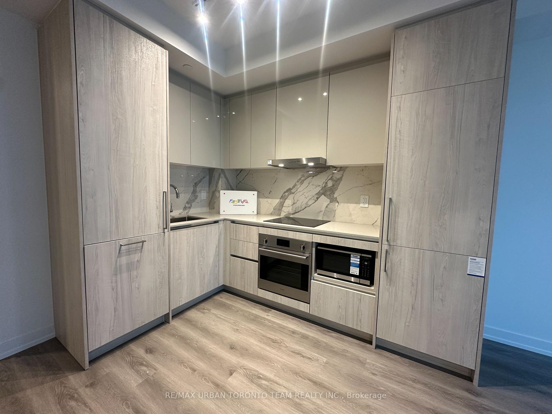 Photo 4 of Unit 5501, 225 Commerce Street, Vaughan, Vaughan Corporate Centre — HOMEH