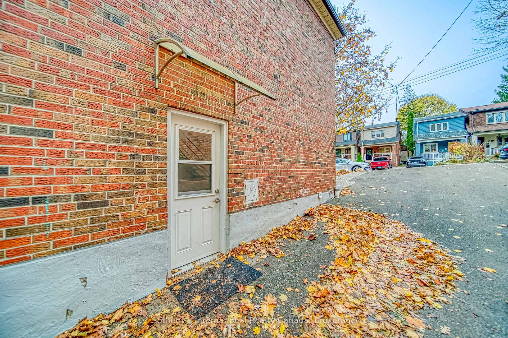 Photo 20 of 35 Bellhaven Road, Toronto, Woodbine Corridor — HOMEH