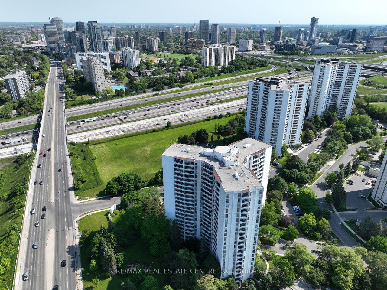 Photo 1 of Unit 711, 100 Graydon Hall Drive, North York, Parkwoods-Donalda — HOMEH