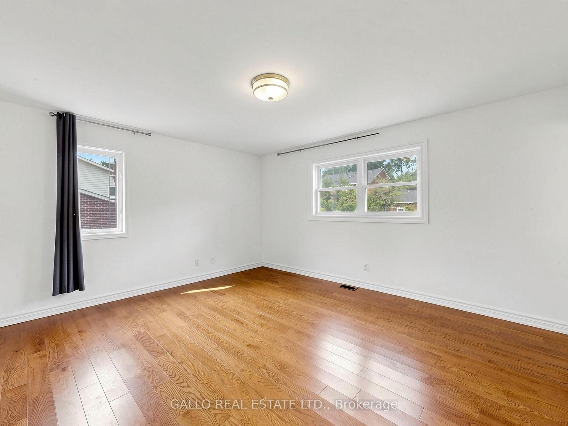 Photo 10 of 32 Elmvale Boulevard, Whitchurch-Stouffville, Rural Whitchurch-Stouffville — HOMEH