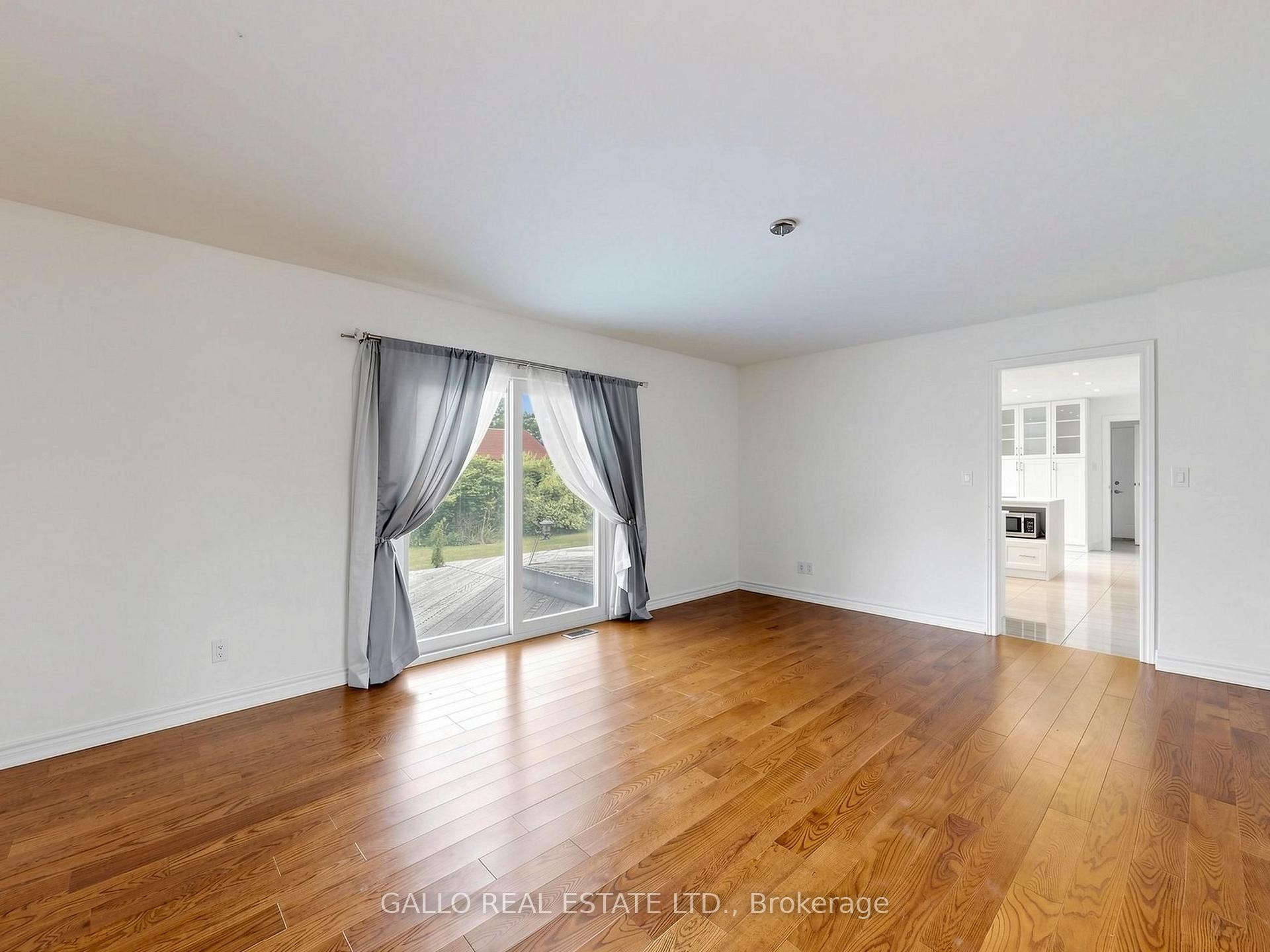 Photo 11 of 32 Elmvale Boulevard, Whitchurch-Stouffville, Rural Whitchurch-Stouffville — HOMEH