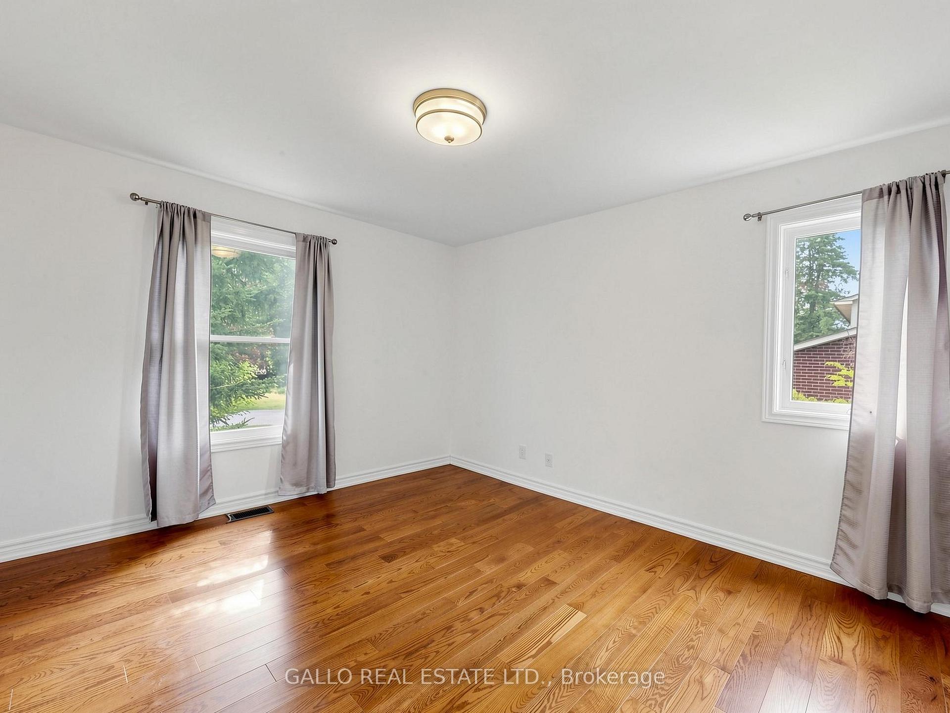 Photo 13 of 32 Elmvale Boulevard, Whitchurch-Stouffville, Rural Whitchurch-Stouffville — HOMEH