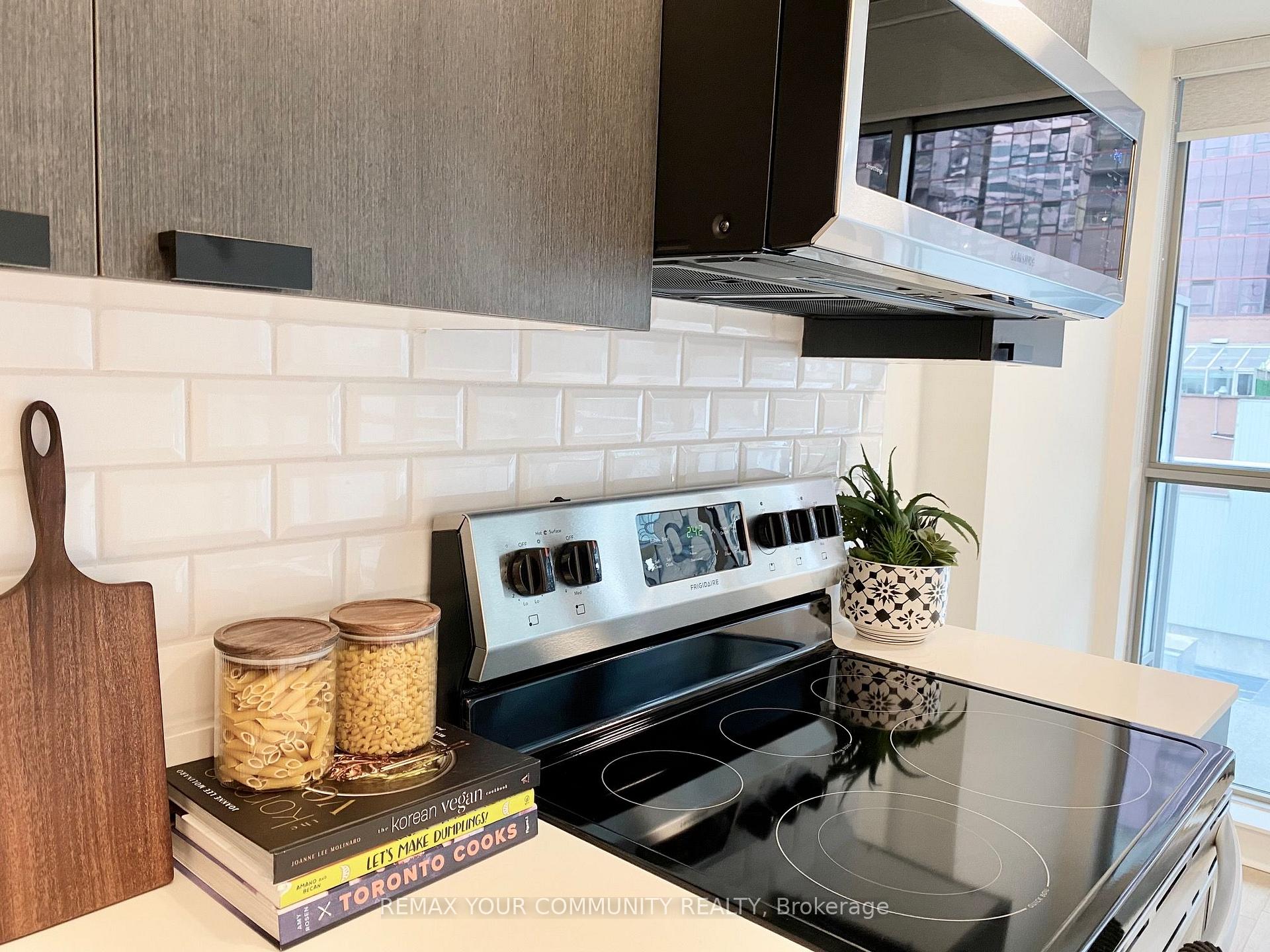 Photo 6 of Unit 402, 375 King Street W, Toronto, Waterfront Communities — HOMEH