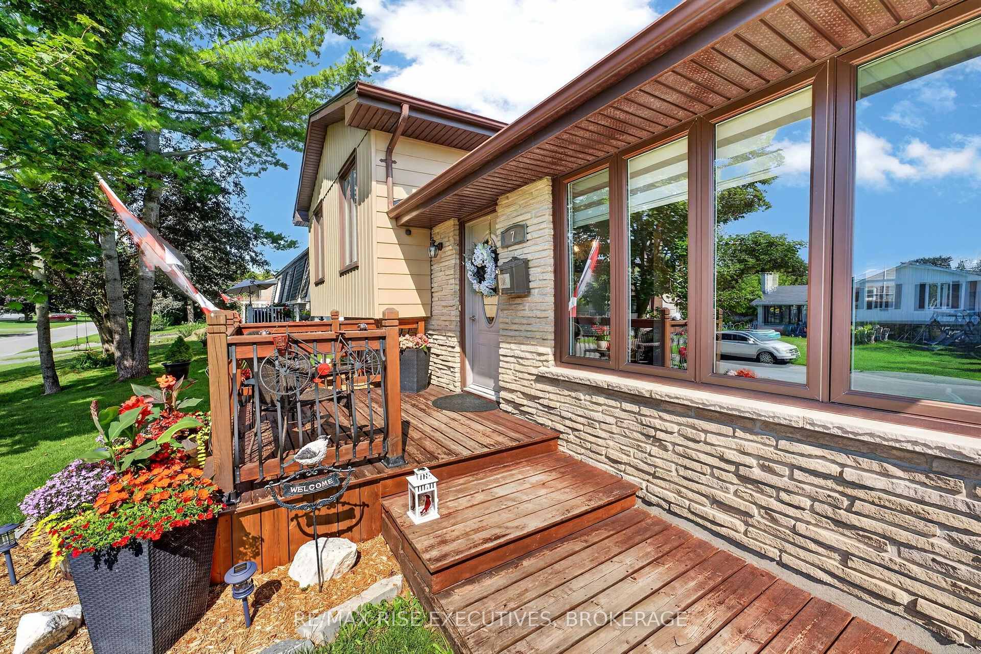 Photo 2 of 7 Cornell Avenue, Loyalist, Amherstview — HOMEH
