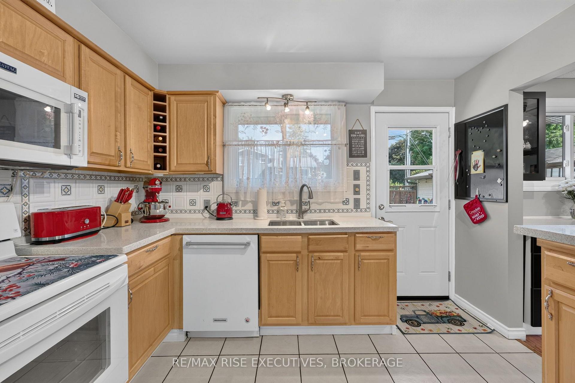 Photo 10 of 7 Cornell Avenue, Loyalist, Amherstview — HOMEH