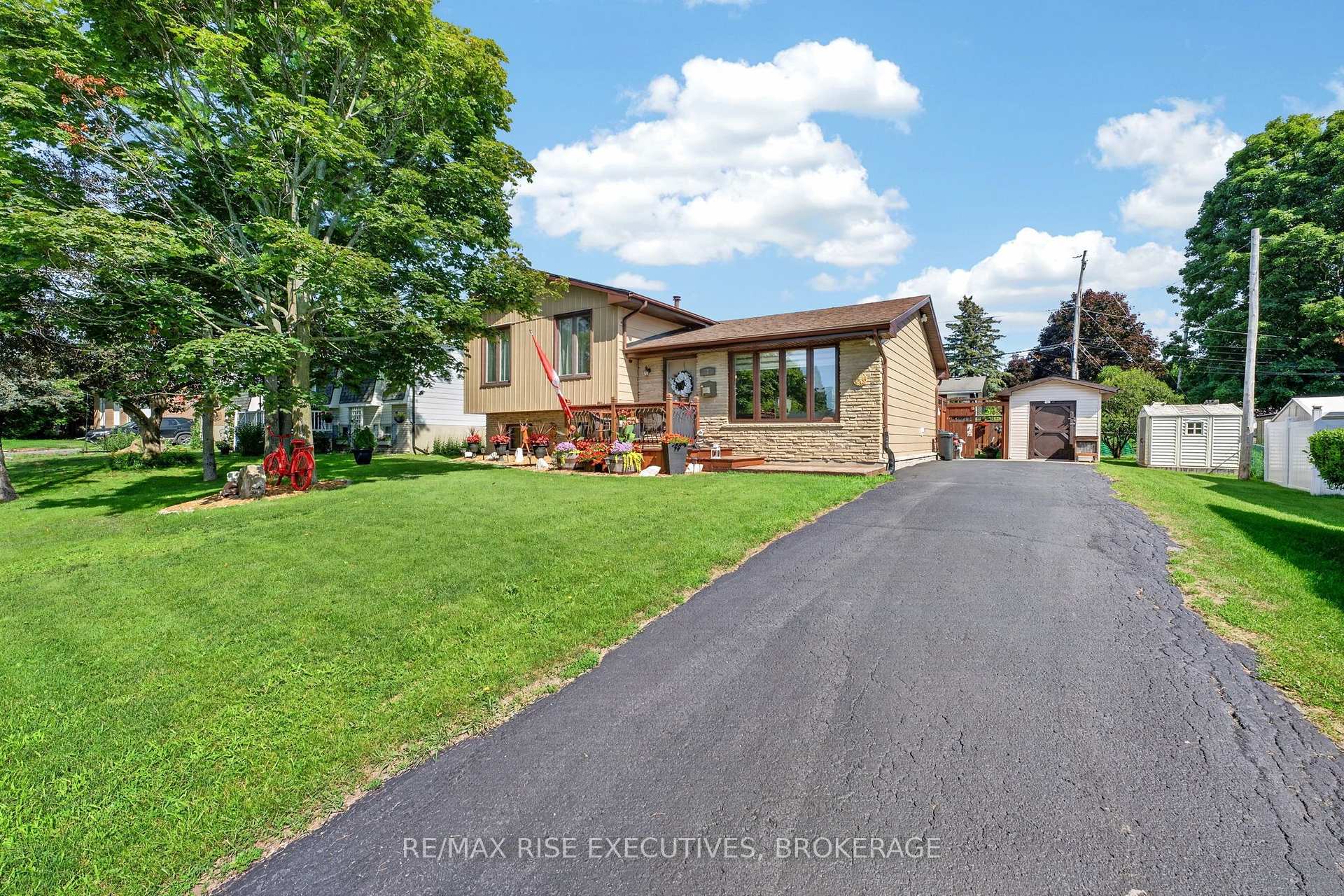 Photo 21 of 7 Cornell Avenue, Loyalist, Amherstview — HOMEH
