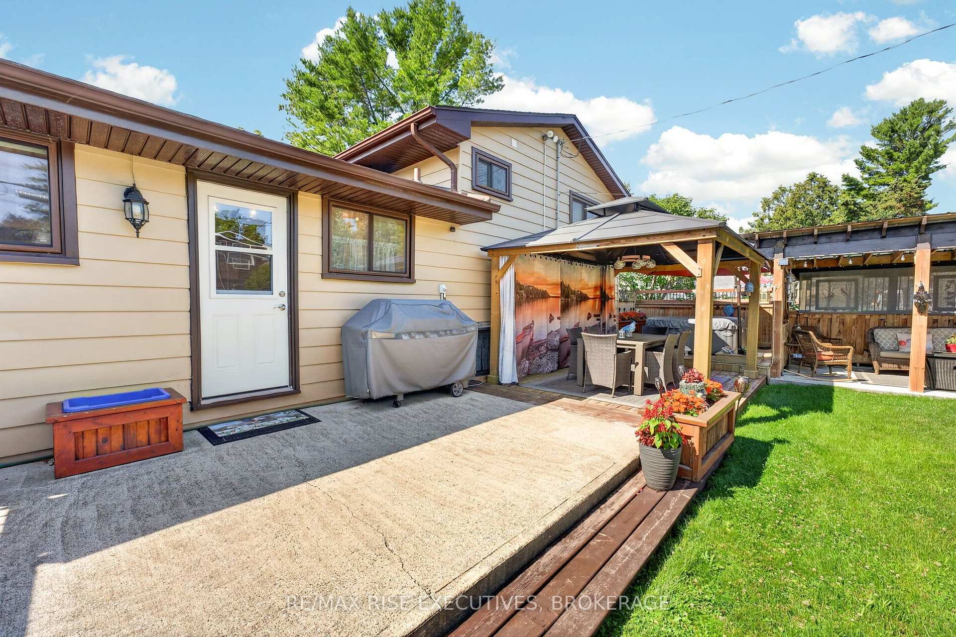 Photo 27 of 7 Cornell Avenue, Loyalist, Amherstview — HOMEH