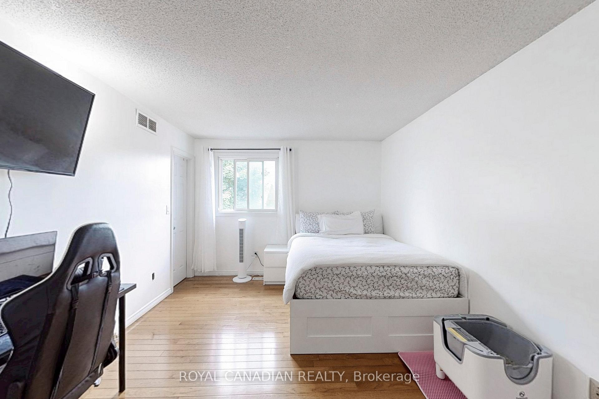 Photo 19 of 18 Millpond Place, Hamilton, Randall — HOMEH