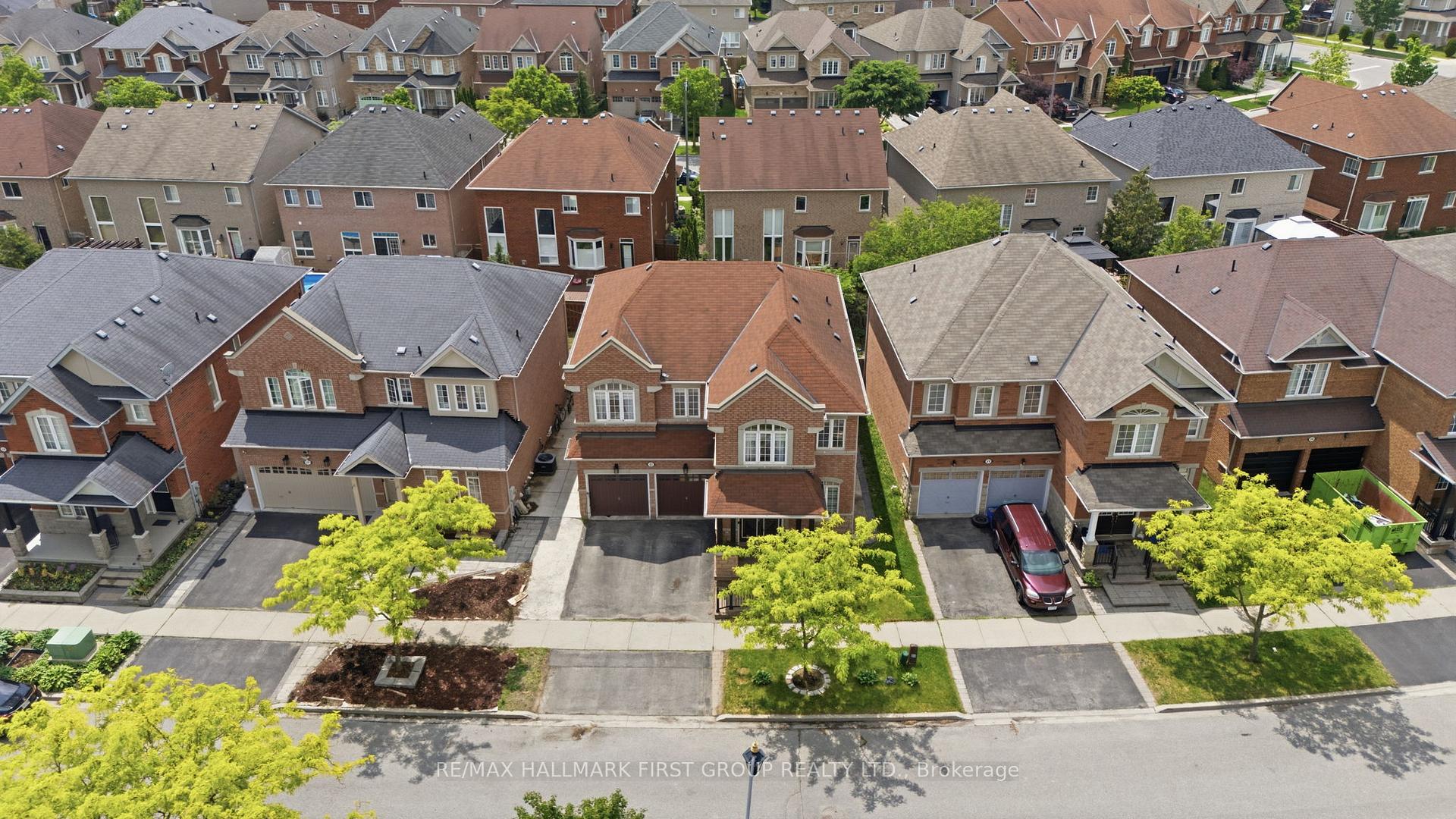Photo 2 of 22 Cragg Crescent, Ajax, Northwest Ajax — HOMEH