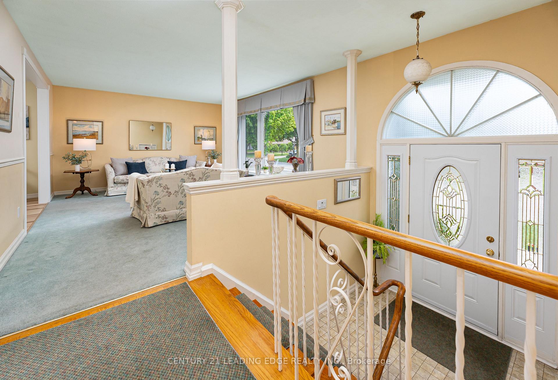 Photo 5 of 94 Southdale Drive, Markham, Bullock — HOMEH