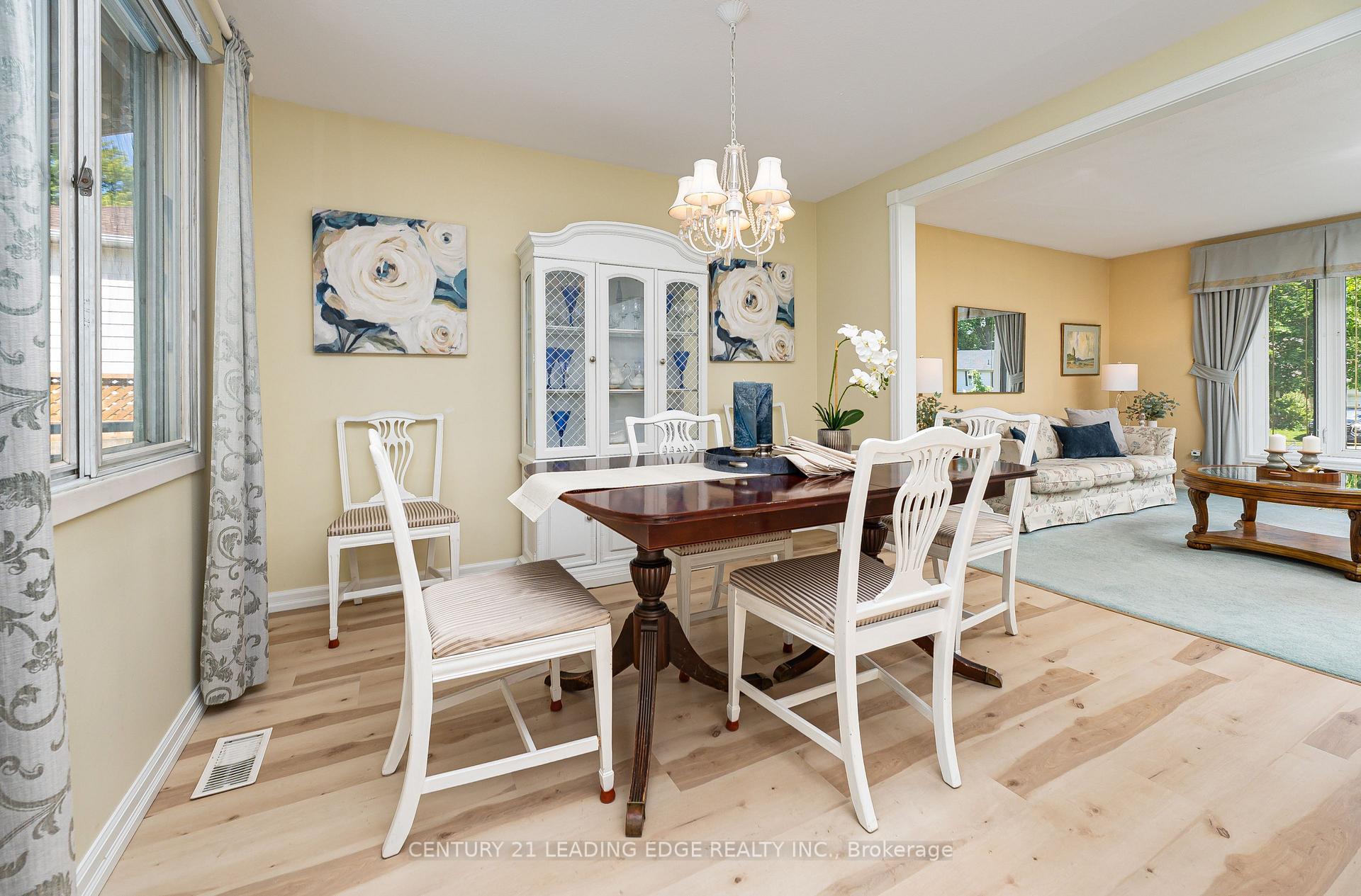 Photo 8 of 94 Southdale Drive, Markham, Bullock — HOMEH