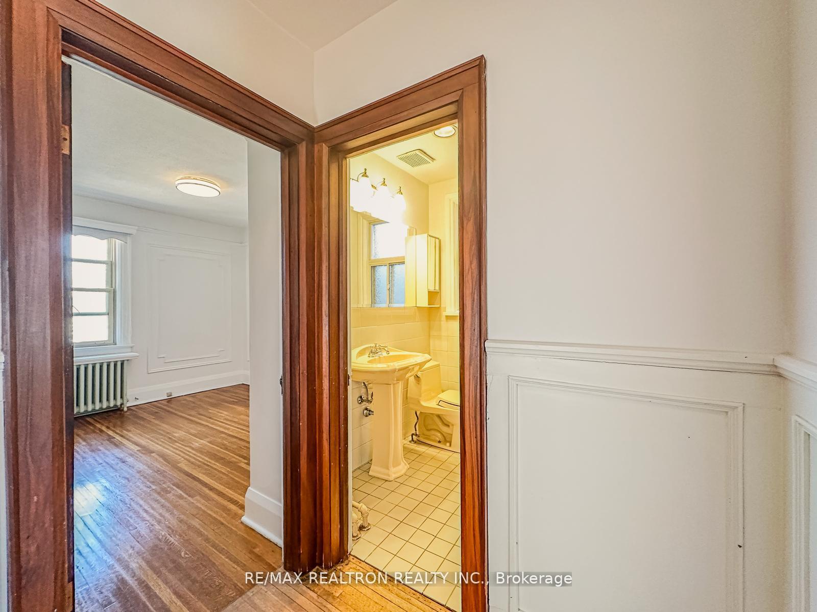 Photo 21 of 372 St Germain Avenue, Toronto, Lawrence Park North — HOMEH