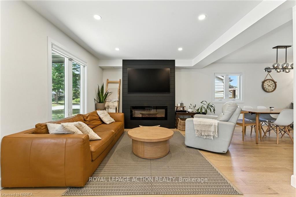 Photo 8 of 37 Barnes Avenue, Brantford, Henderson-Sky Acres — HOMEH