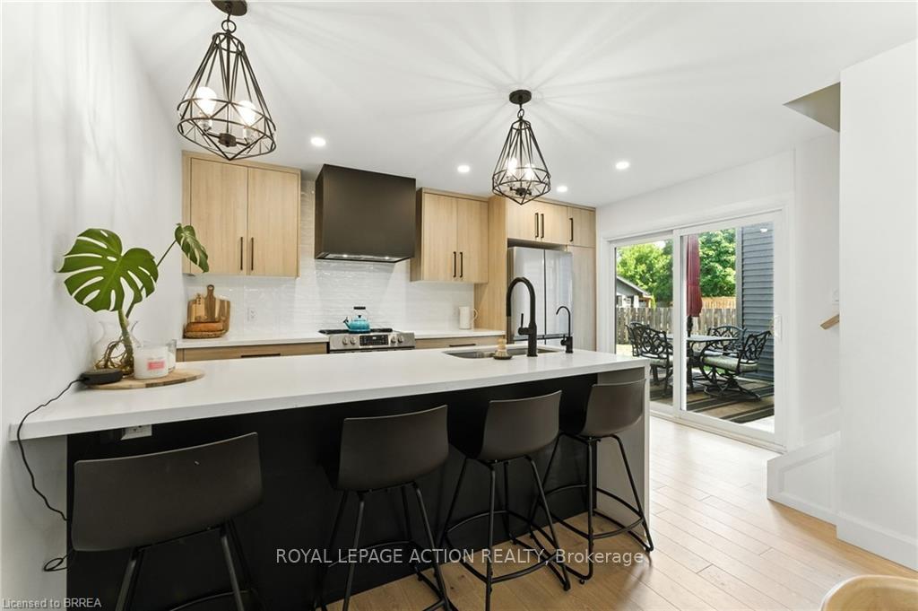 Photo 14 of 37 Barnes Avenue, Brantford, Henderson-Sky Acres — HOMEH