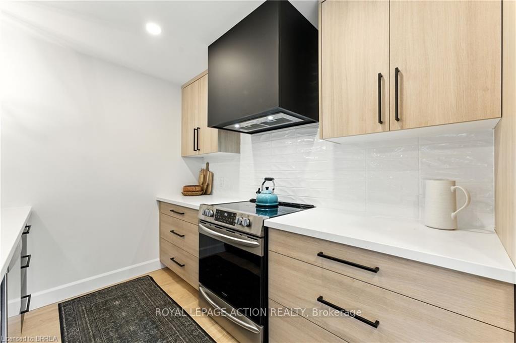 Photo 16 of 37 Barnes Avenue, Brantford, Henderson-Sky Acres — HOMEH