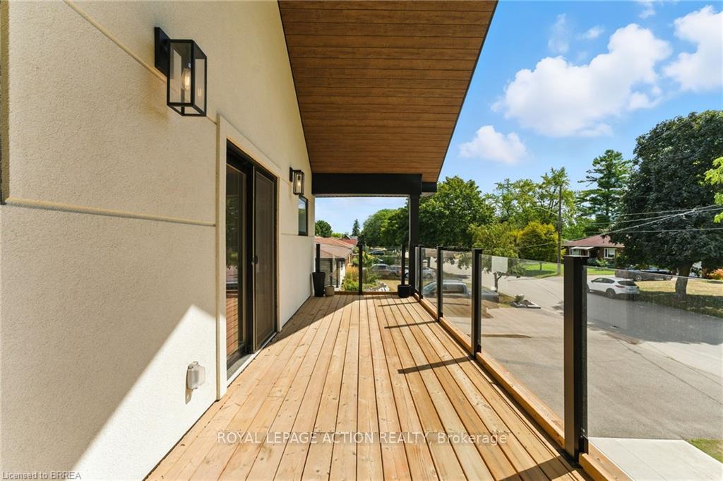 Photo 24 of 37 Barnes Avenue, Brantford, Henderson-Sky Acres — HOMEH
