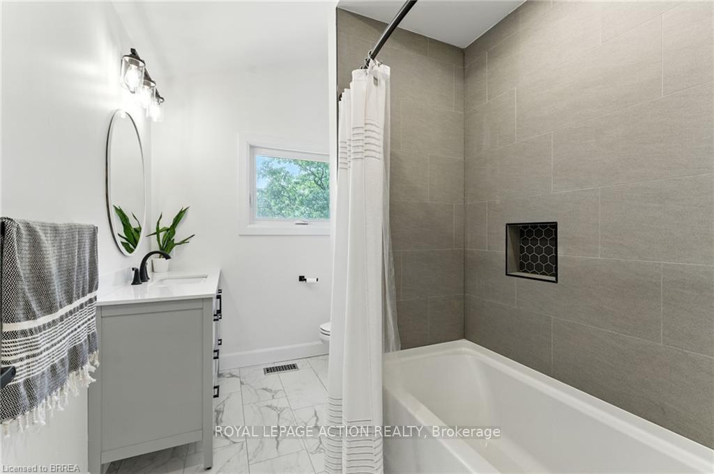 Photo 28 of 37 Barnes Avenue, Brantford, Henderson-Sky Acres — HOMEH