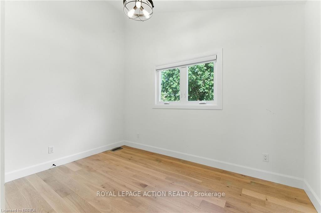 Photo 29 of 37 Barnes Avenue, Brantford, Henderson-Sky Acres — HOMEH