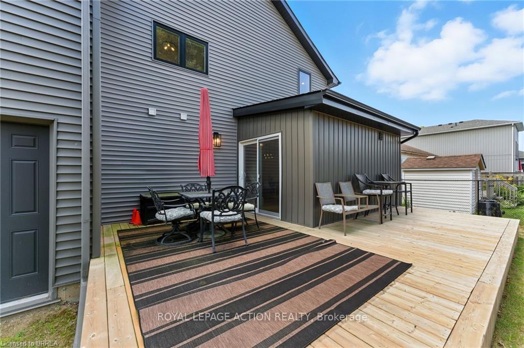 Photo 34 of 37 Barnes Avenue, Brantford, Henderson-Sky Acres — HOMEH