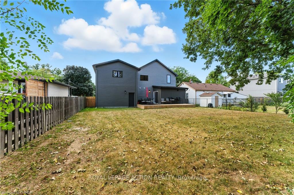 Photo 35 of 37 Barnes Avenue, Brantford, Henderson-Sky Acres — HOMEH