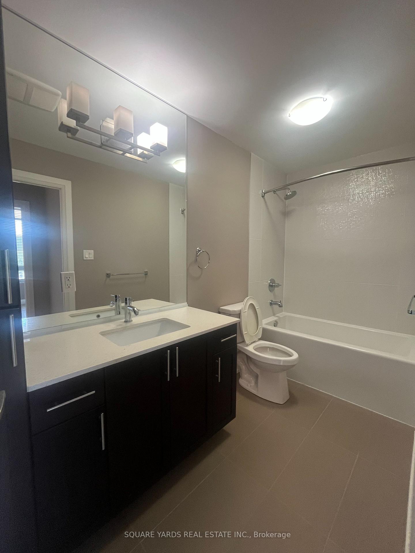 Photo 5 of Unit 1205, 15 Maple Avenue, Barrie, City Centre — HOMEH