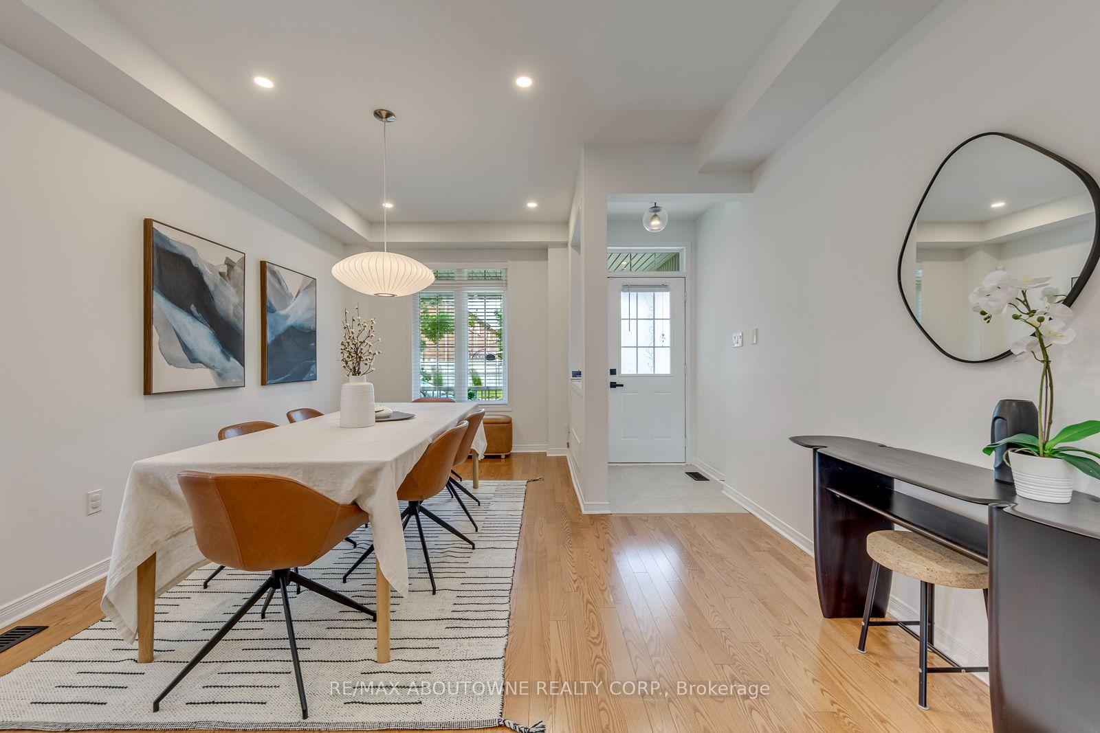 Photo 6 of 54 Dairy Drive, Scarborough, Clairlea-Birchmount — HOMEH