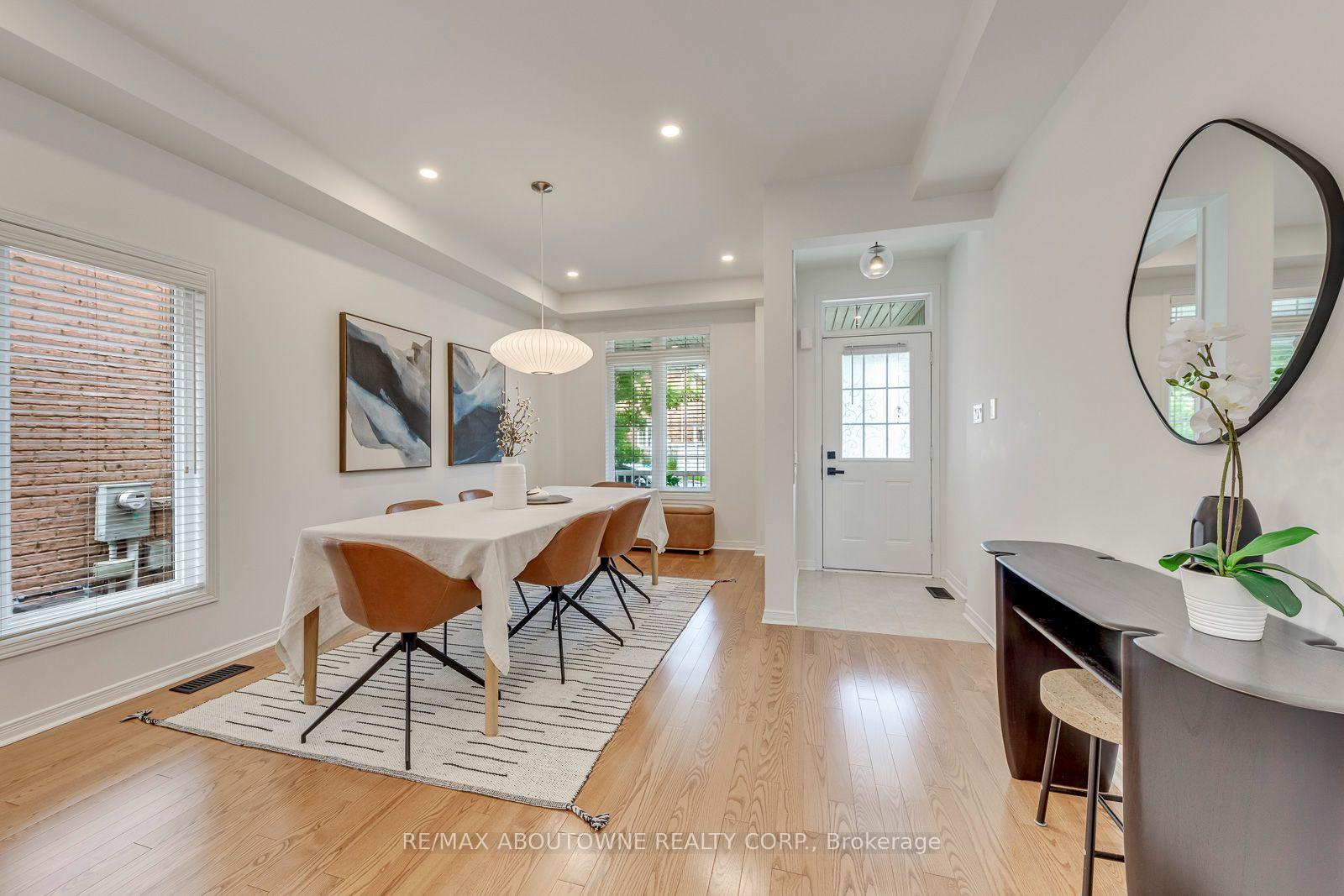 Photo 7 of 54 Dairy Drive, Scarborough, Clairlea-Birchmount — HOMEH