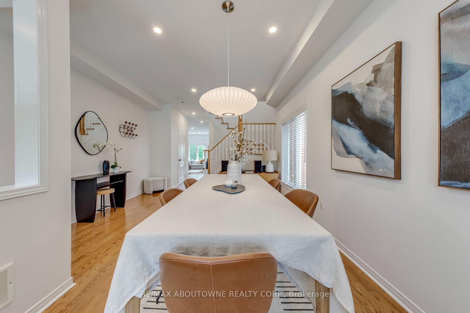 Photo 10 of 54 Dairy Drive, Scarborough, Clairlea-Birchmount — HOMEH
