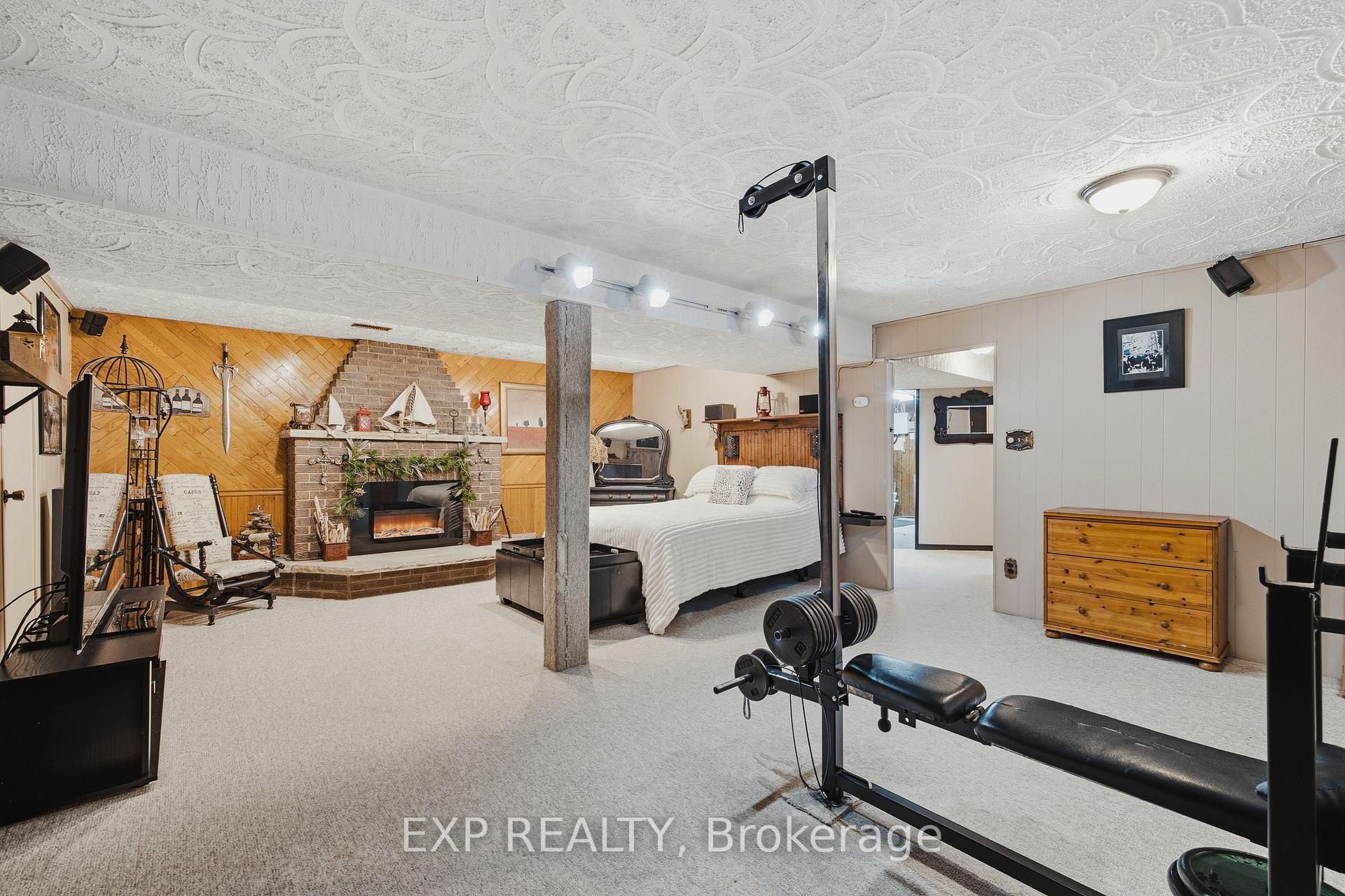 Photo 13 of 89 Geneva Crescent, Kitchener, Alpine — HOMEH