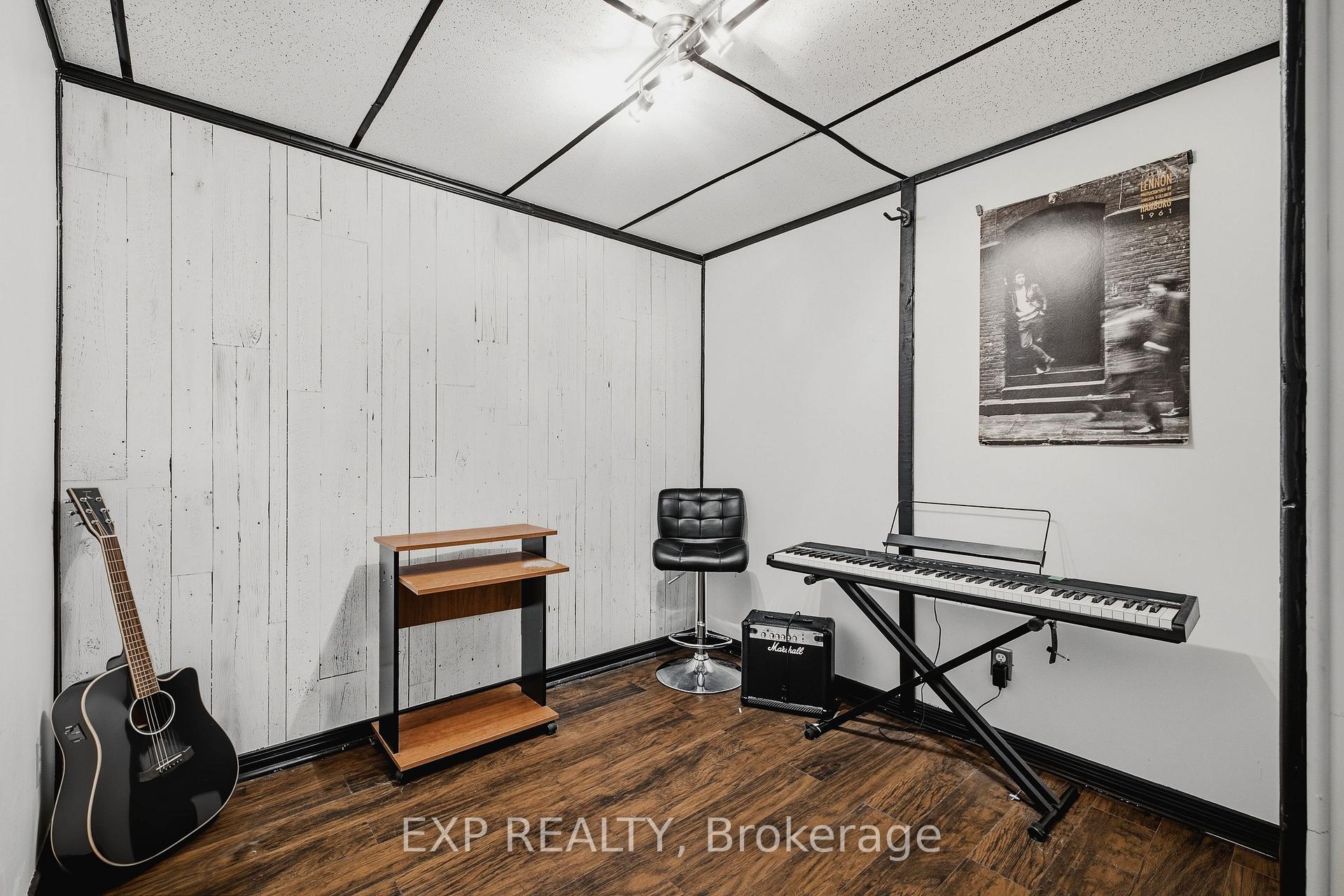 Photo 17 of 89 Geneva Crescent, Kitchener, Alpine — HOMEH