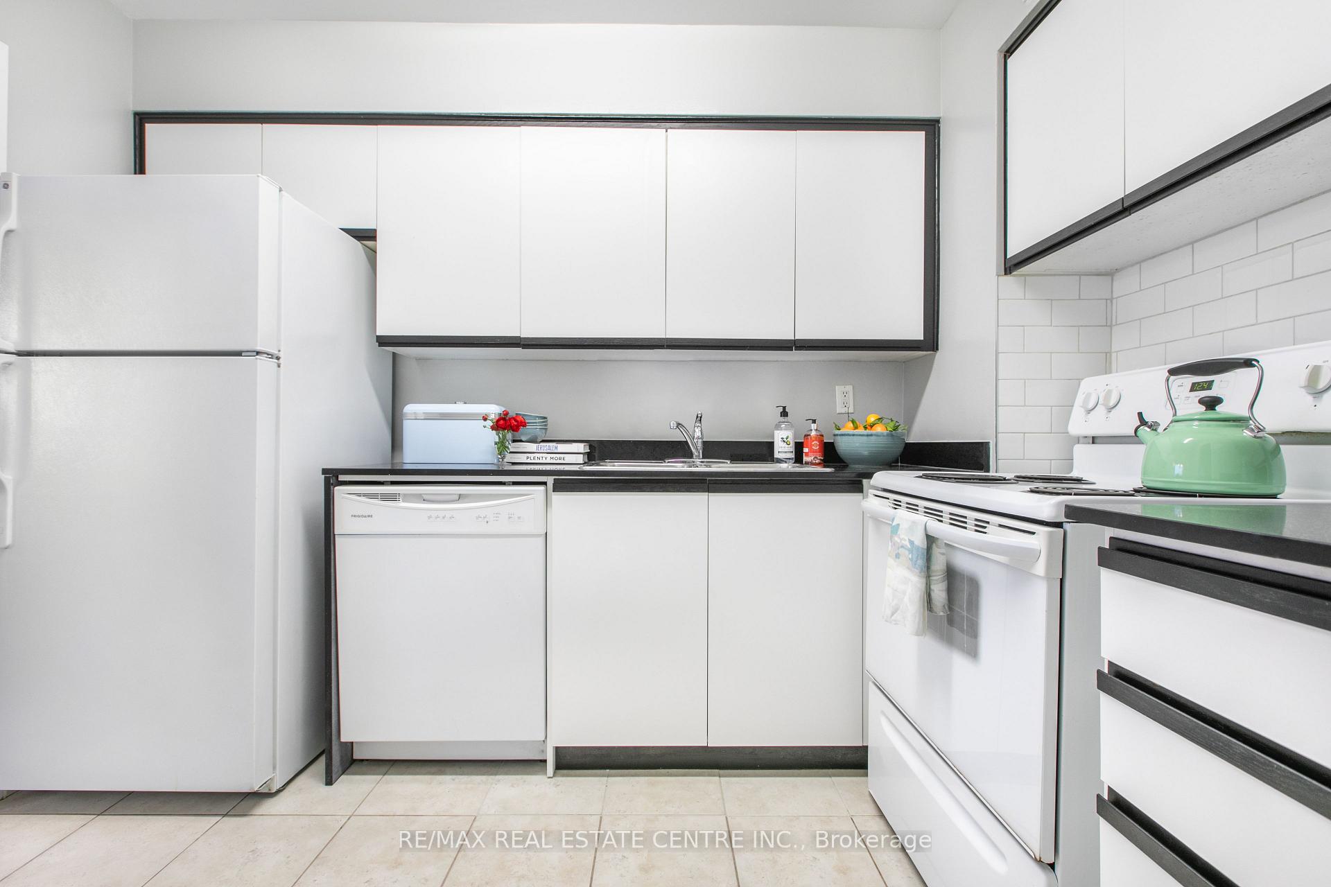 Photo 13 of Unit 110, 150 Graydon Hall Drive, North York, Parkwoods-Donalda — HOMEH