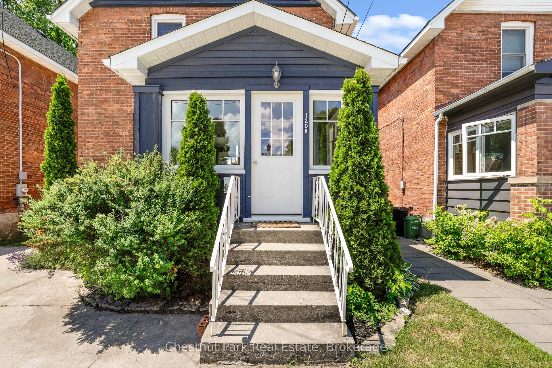 Photo 3 of 1208 3rd Avenue A, Owen Sound — HOMEH