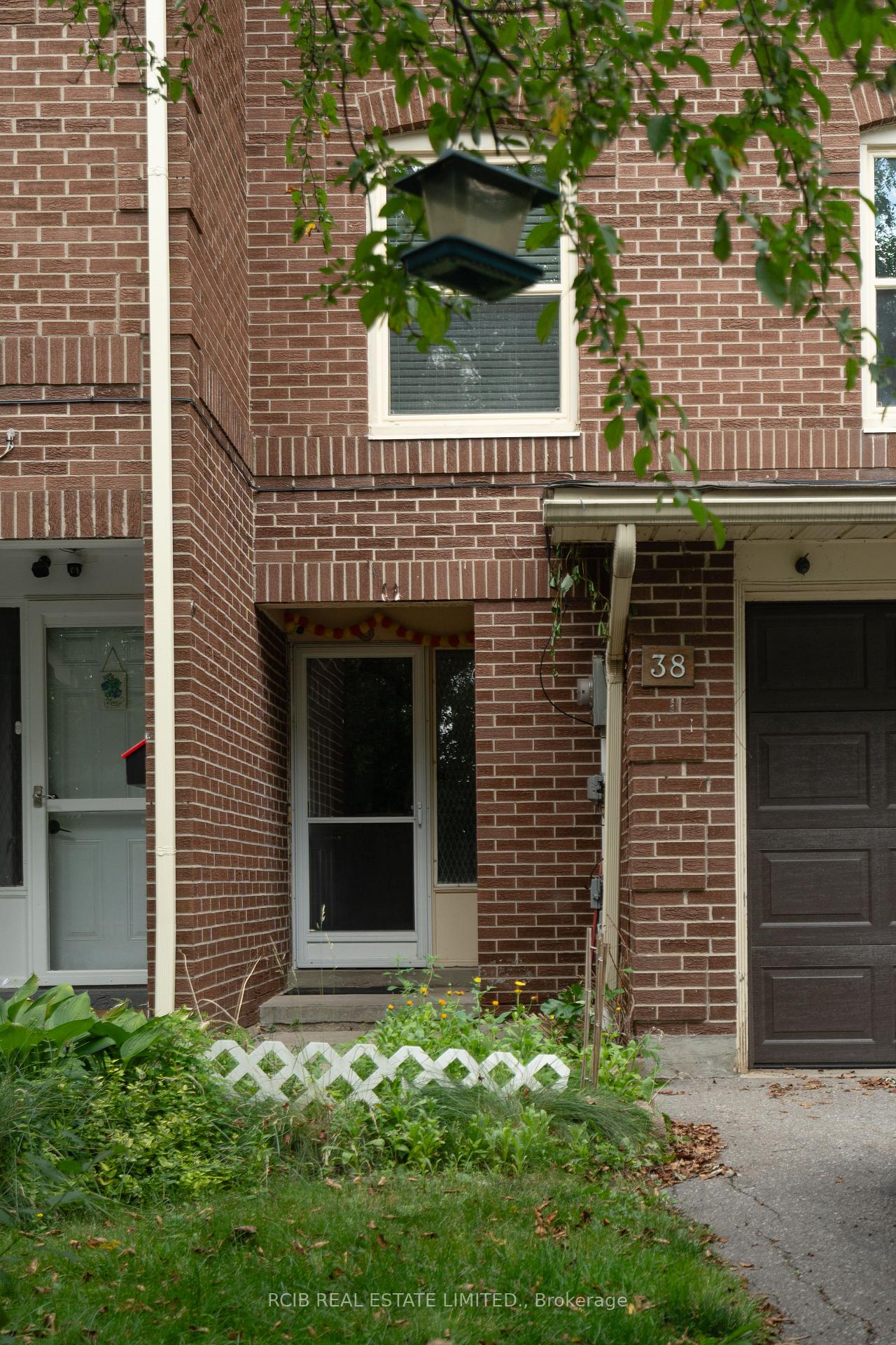 Photo 7 of 38 Eden Park, Brampton, Southgate — HOMEH