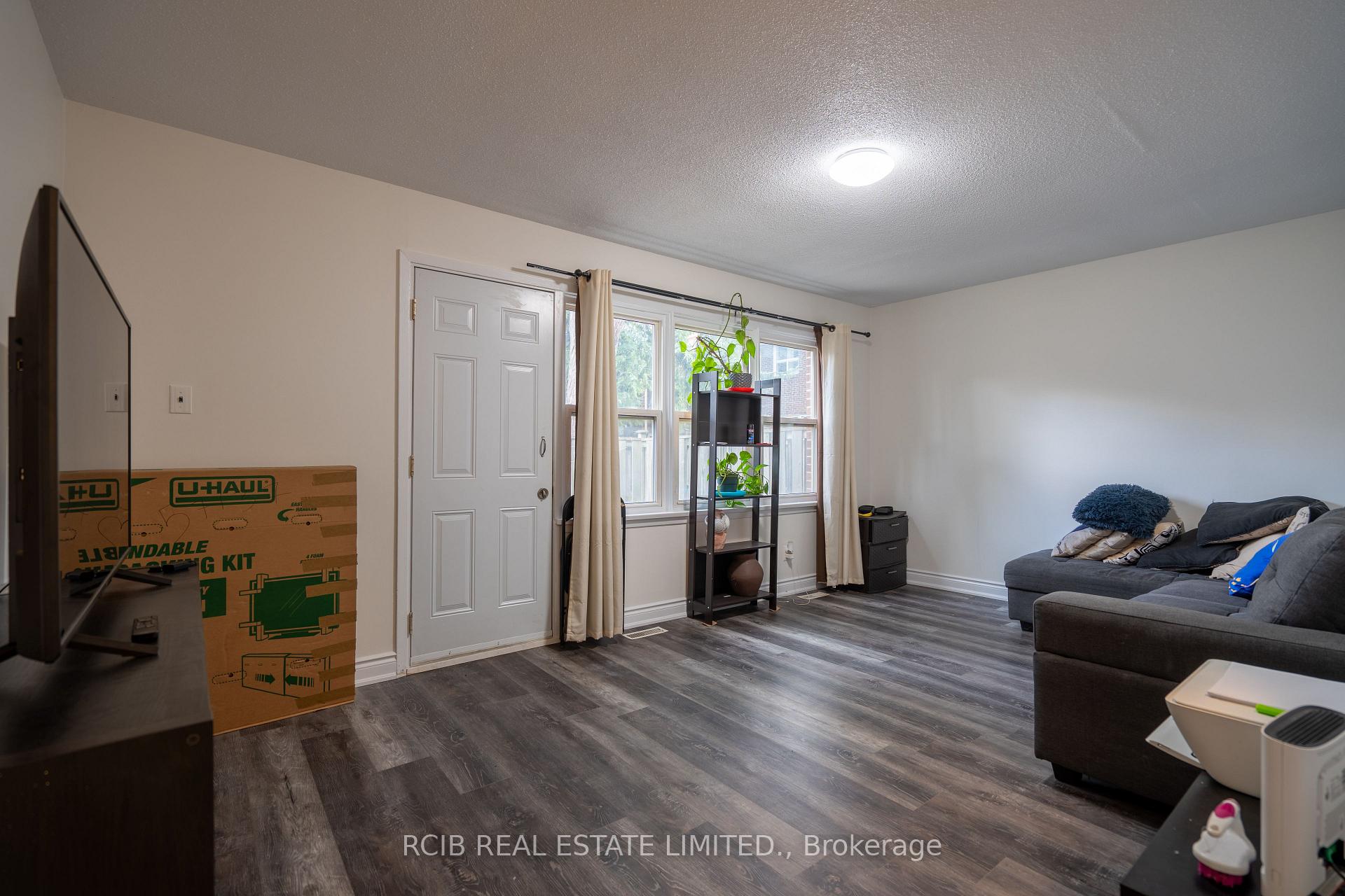 Photo 13 of 38 Eden Park, Brampton, Southgate — HOMEH