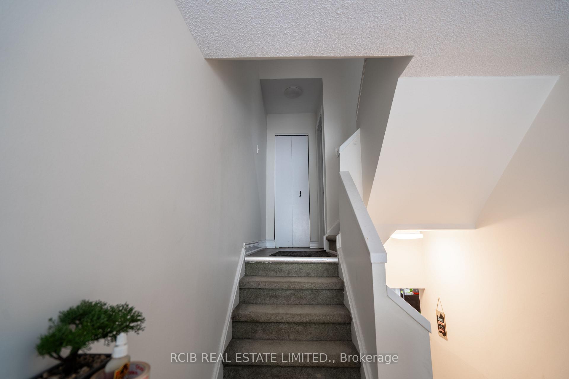 Photo 25 of 38 Eden Park, Brampton, Southgate — HOMEH