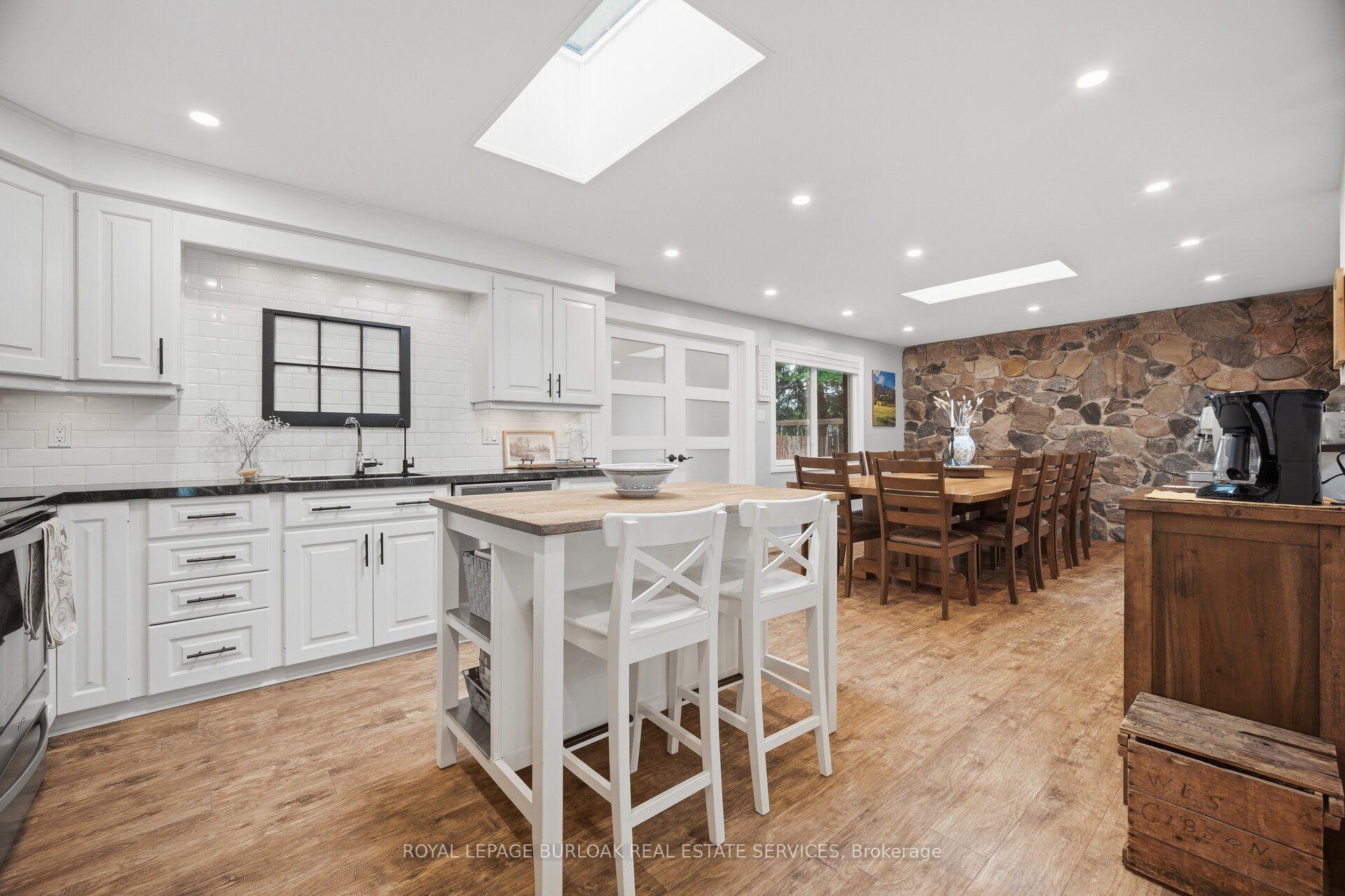 Photo 15 of 915 Governors Road, Hamilton, Rural Dundas — HOMEH